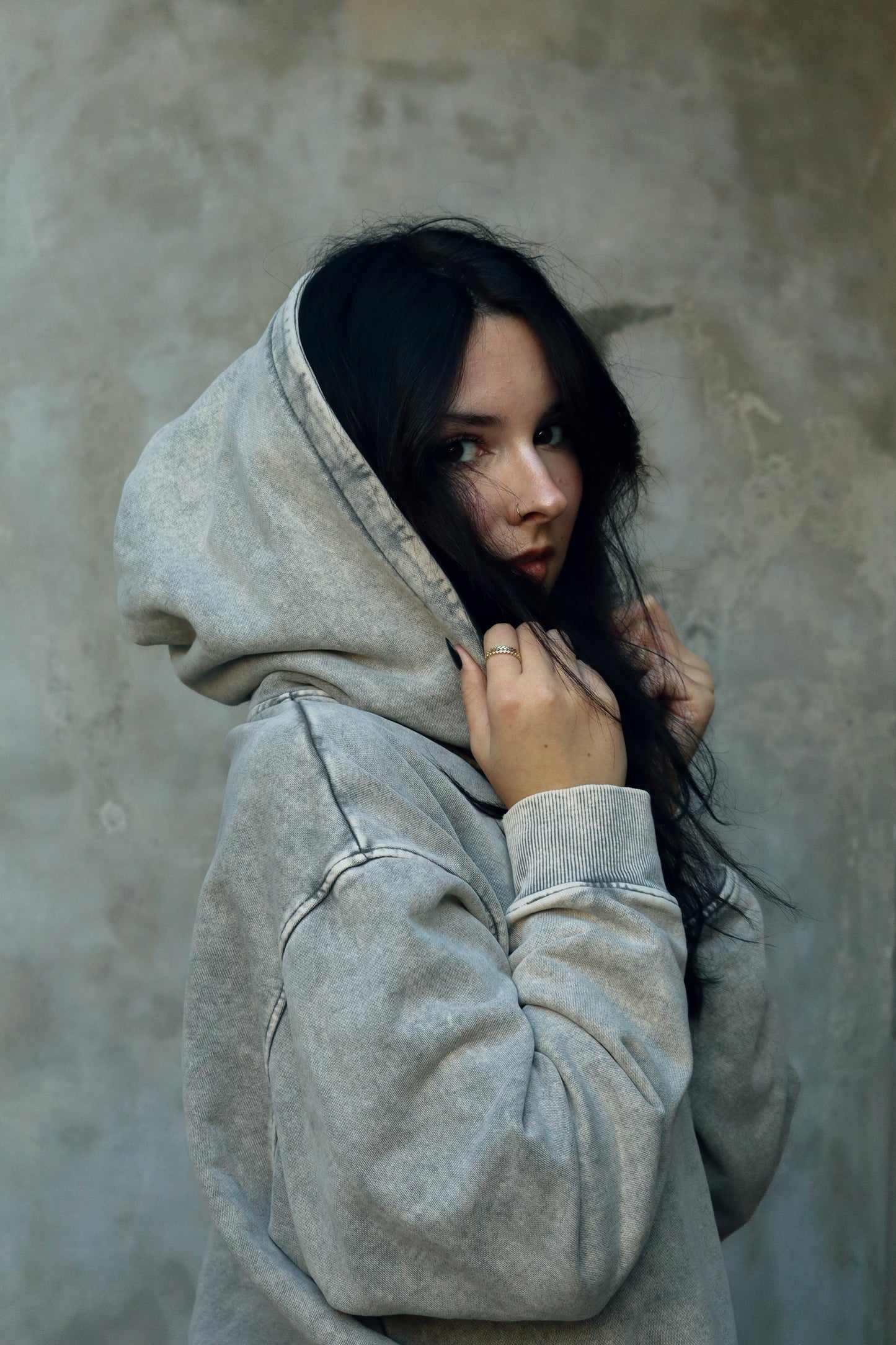 BASIC HOODIE